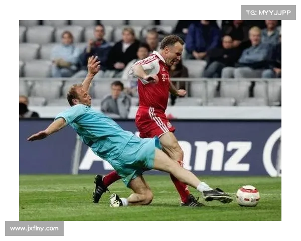 拜仁名将鲁梅尼格场上踢球位置全面深入解析及其战术作用研究综合 拜仁名将鲁梅尼格场上踢球位置全面深入解析及其战术作用研究综合