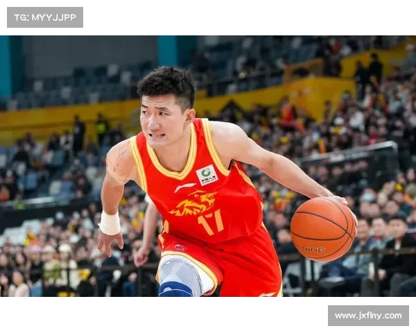 广厦轻松击败四川延续连胜势头 展现强大团队实力