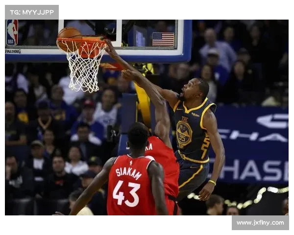 库里缺阵八位勇士球员全力以赴展现实力带队突围